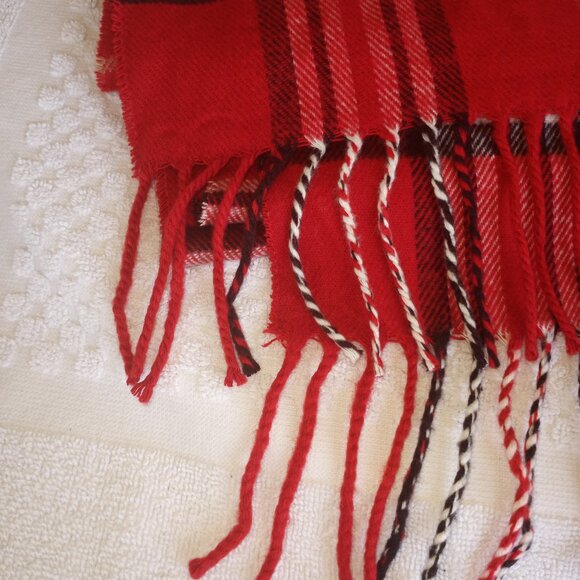 red cashmere blend scarf - Picture 8 of 9